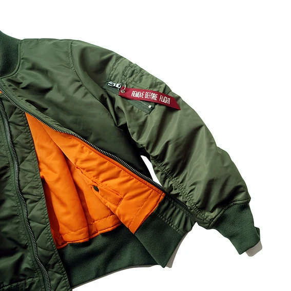 Herren Flight-Bomberjacke mit kontrastreichem Innenfutter, Utility-Ärmeltasche und gerippten Bündchen Nord Taschen