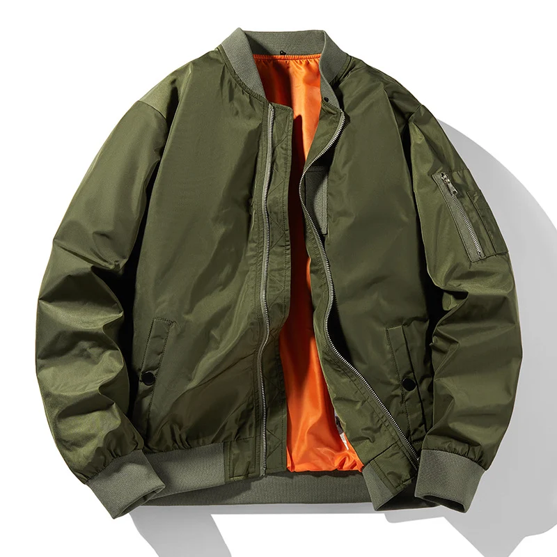 Herren Flieger-Bomberjacke im klassischen Aviator‑Stil aus technischem Nylon mit kontrastierendem Innenfutter, Ärmeltasche und Rippenbündchen Nord Taschen