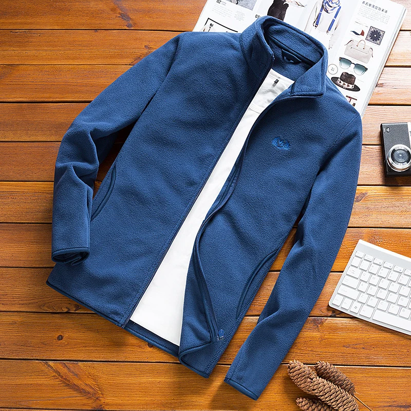 Herren Fleecejacke mit Stehkragen, windabweisender Mikrofaser‑Außenschicht und slim-regular Fit Nord Taschen