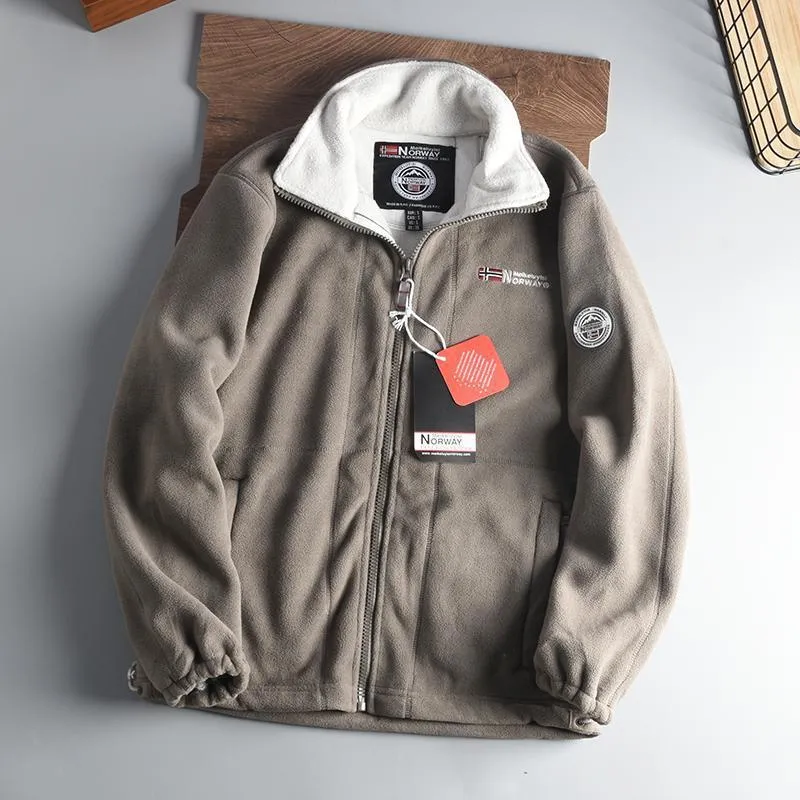 Herren Fleecejacke mit Stehkragen, durchgehendem Reißverschluss und wärmender Microfleece-Innenlage Nord Taschen