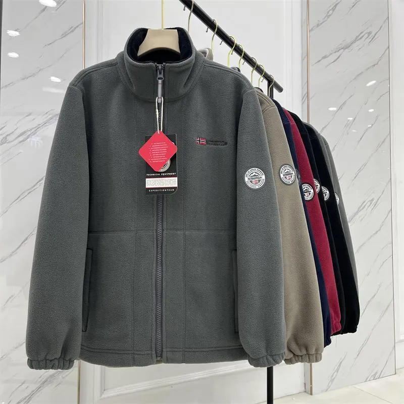 Herren Fleecejacke mit Stehkragen, durchgehendem Reißverschluss und wärmender Microfleece-Innenlage Nord Taschen