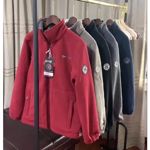 Herren Fleecejacke mit Stehkragen, durchgehendem Reißverschluss und wärmender Microfleece-Innenlage Nord Taschen