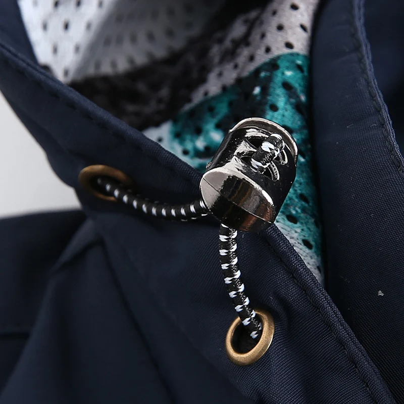 Herren leichte wasserabweisende Softshell-Kapuzenjacke mit Reißverschlusstaschen und Ärmeldetail Nord Taschen