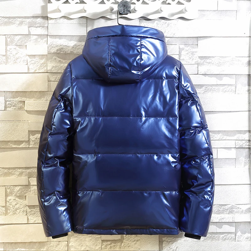 Herren glänzende Metallic Steppjacke mit Kapuze, winddichter Oberfläche und sportivem Utility Design Nord Taschen
