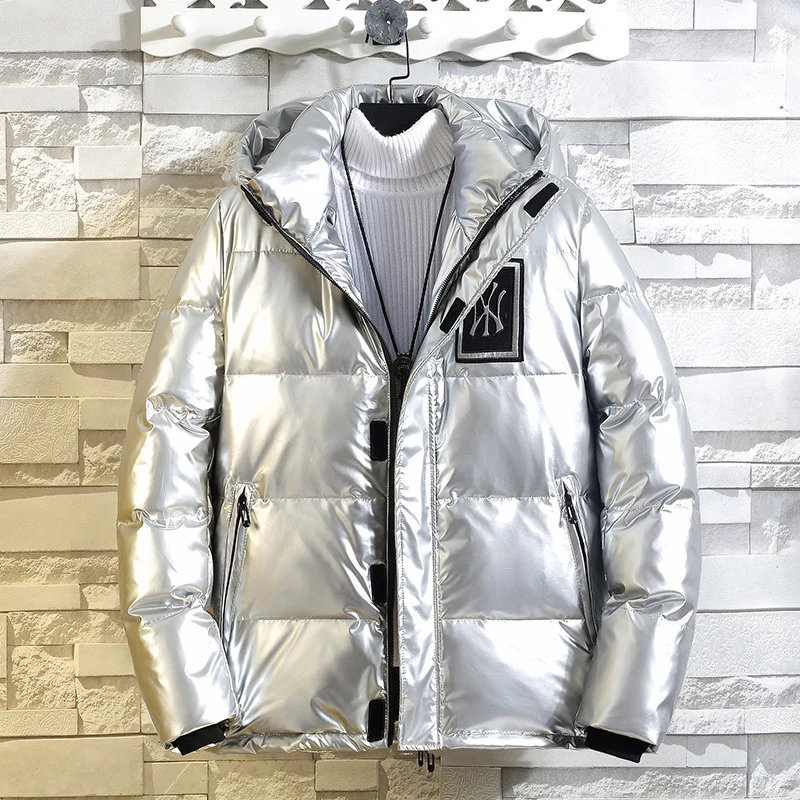 Herren glänzende Metallic Steppjacke mit Kapuze, winddichter Oberfläche und sportivem Utility Design Nord Taschen