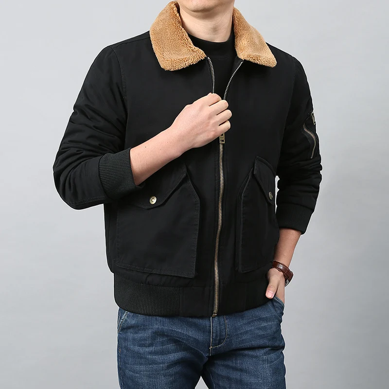 Herren Kurzschnitt Bomberjacke im Pilotenstil mit Teddykragen, Utility‑Taschen und gerippten Bündchen Nord Taschen