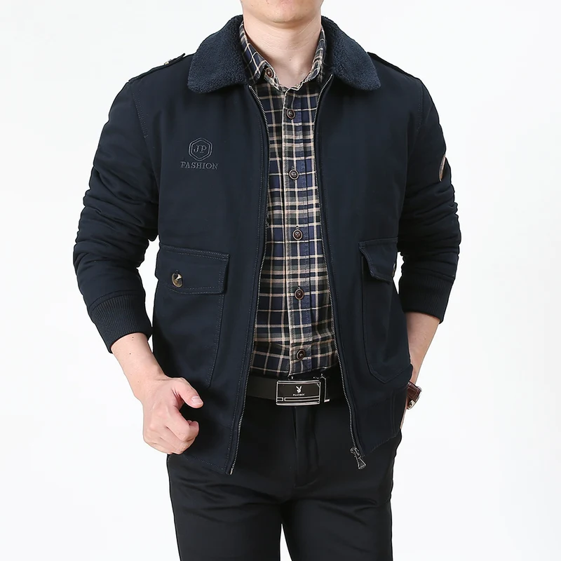 Herren Kurzjacke im Pilotenstil mit Sherpa-Kragen, Pattentaschen und Reißverschluss Nord Taschen