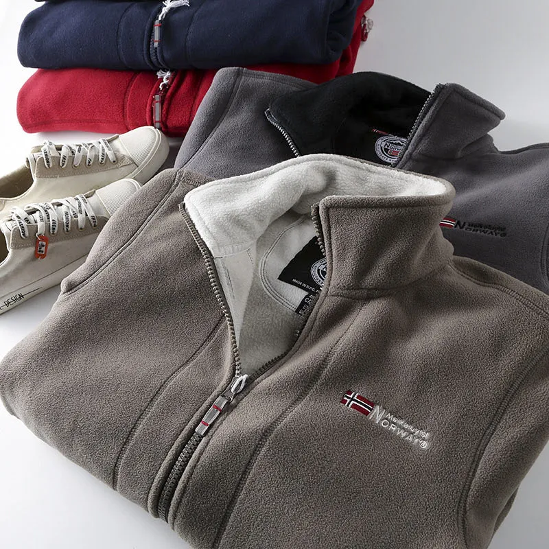 Herren Fleece-Outdoorjacke mit Teddyfleece-Innenlage, Stehkragen und Reißverschluss Nord Taschen