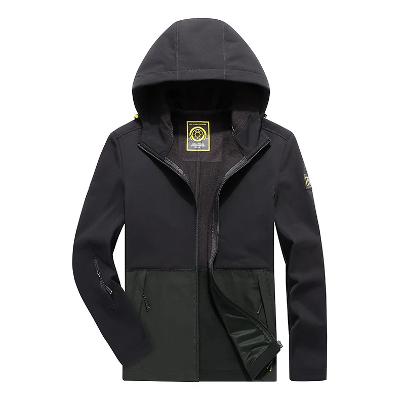 Herren leichte Softshell‑Outdoorjacke mit Kapuze, windabweisender Front und funktionalen Taschen Nord Taschen