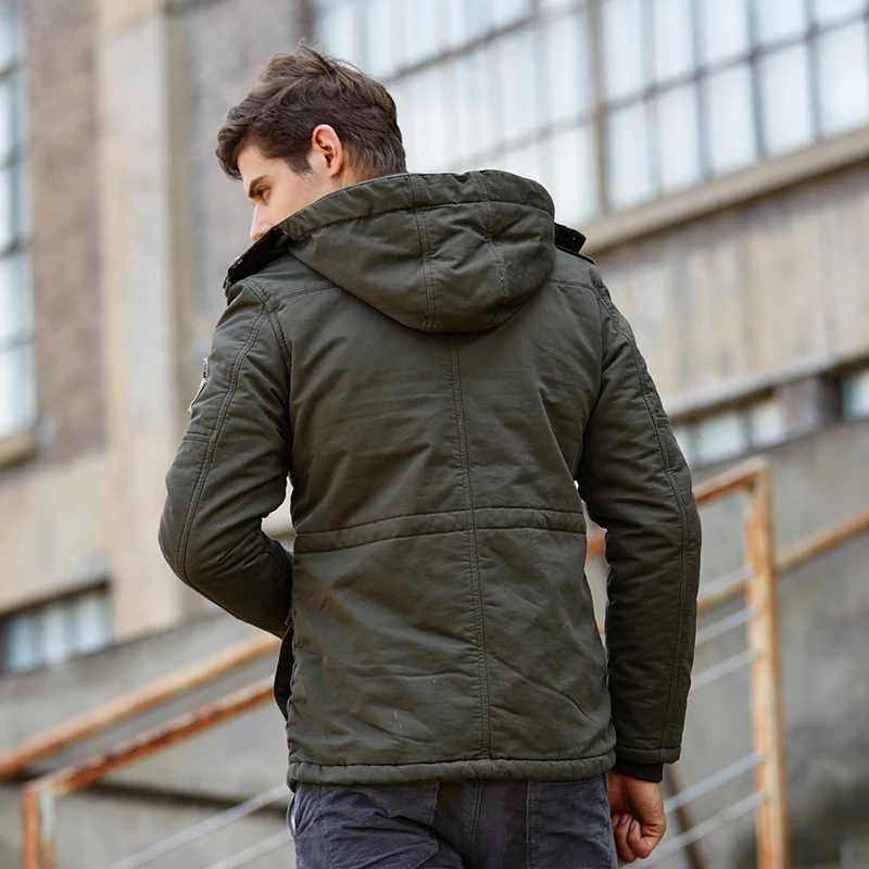 Herren gesteppte Feldjacke mit Kapuze Patch-Details und Thermofutter Nord Taschen