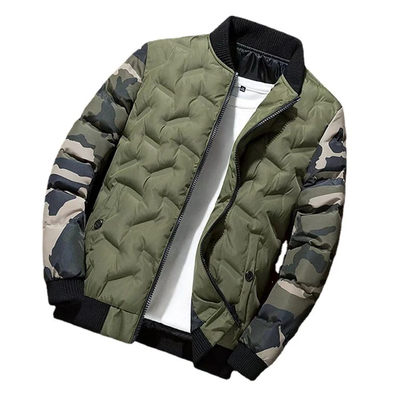 Herren gesteppte Bomberjacke mit Camouflage-Ärmeln und Rippbündchen Nord Taschen