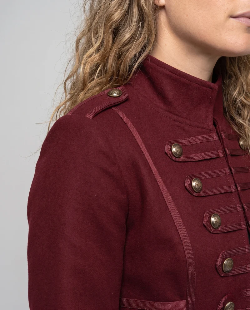 Frauen elegante asymmetrische gepolsterte Jacke mit modischen Knopfdetails Nord Taschen