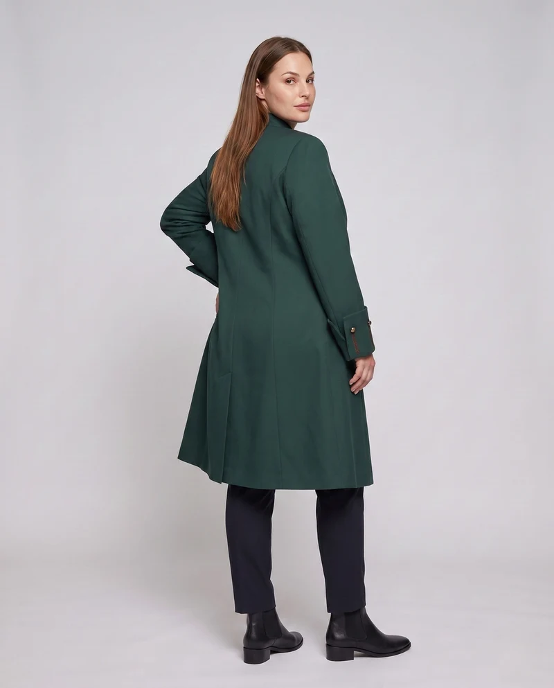 Damen historische Frack mit aufwendigen Knöpfen und elegantem Schnitt Nord Taschen