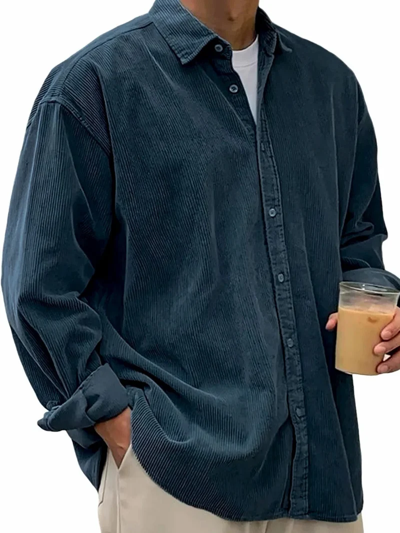 Herren lässiges Cordhemd aus Feincord mit Oversize-Schnitt
