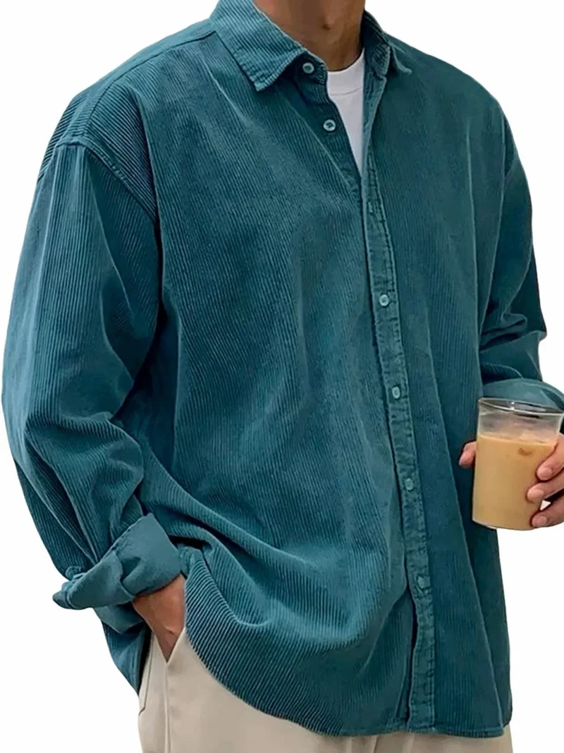 Herren lässiges Cordhemd aus Feincord mit Oversize-Schnitt