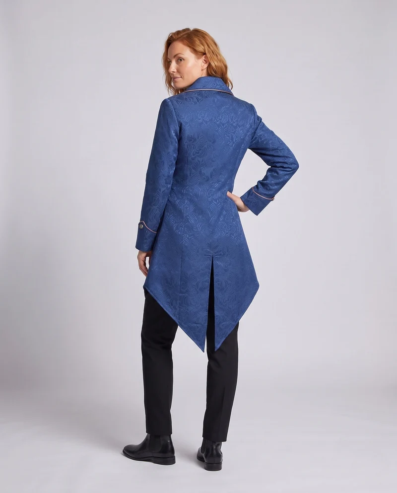 Damen historische Frackkleid mit eleganten Verzierungen und passendem Fliegenband Nord Taschen