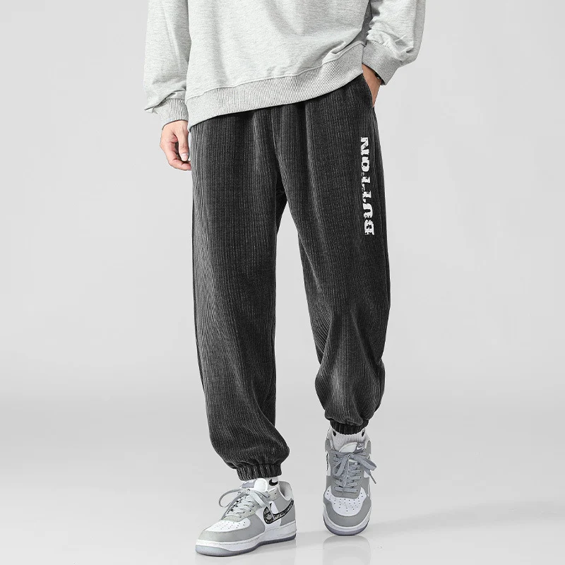 Herren Cord-Joggerhose mit breiter Rippenstruktur, elastischem Bund und Bündchen Nord Taschen