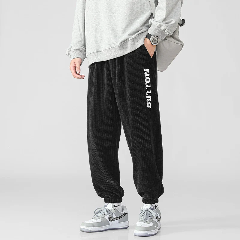 Herren Cord-Joggerhose mit breiter Rippenstruktur, elastischem Bund und Bündchen Nord Taschen