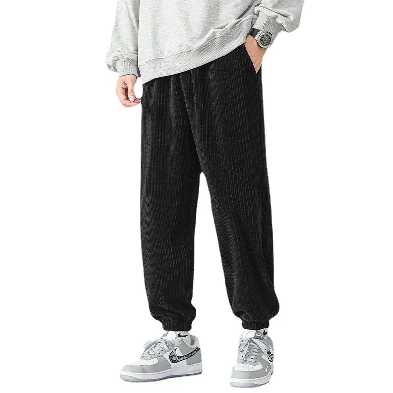 Herren Cord-Joggerhose mit breiter Rippenstruktur, elastischem Bund und Bündchen Nord Taschen