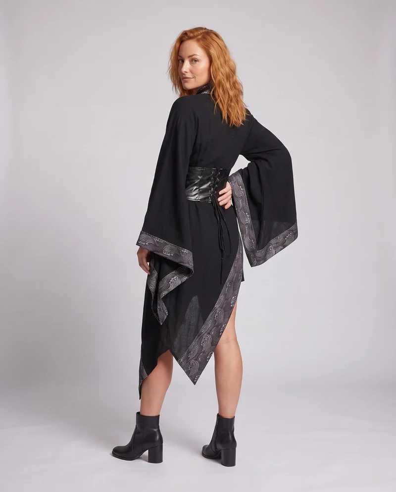 Damen Historisches Kostümkleid mit Eleganten Ärmeln und Künstlerischen Schnürdetails Nord Taschen