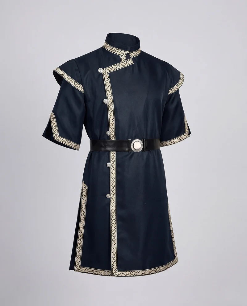Damen historisches Kostümkleid mit aufwendigen Verzierungen und Gürtel Nord Taschen