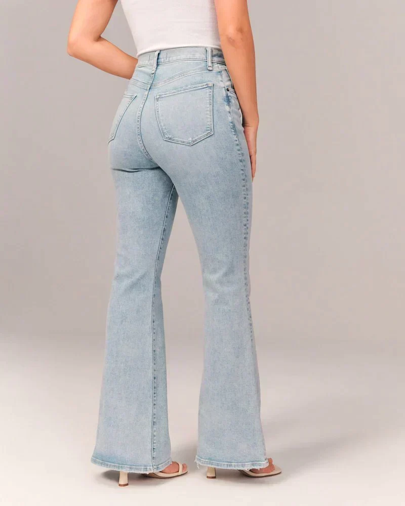 Figurformende Bootcut-Jeans
