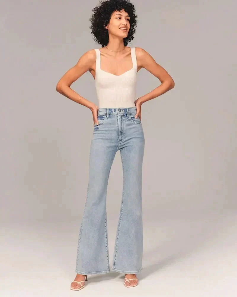 Figurformende Bootcut-Jeans