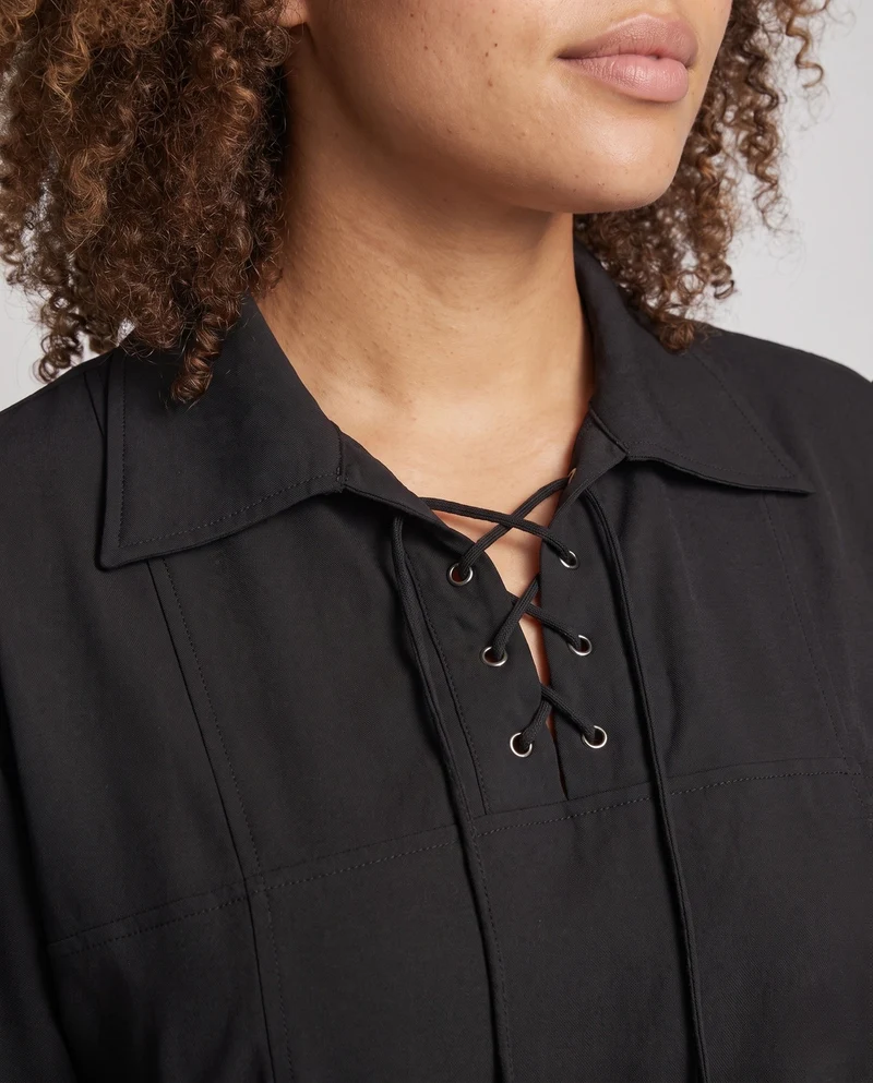 Frauen Historisches Langarmshirt mit Schnürung Nord Taschen