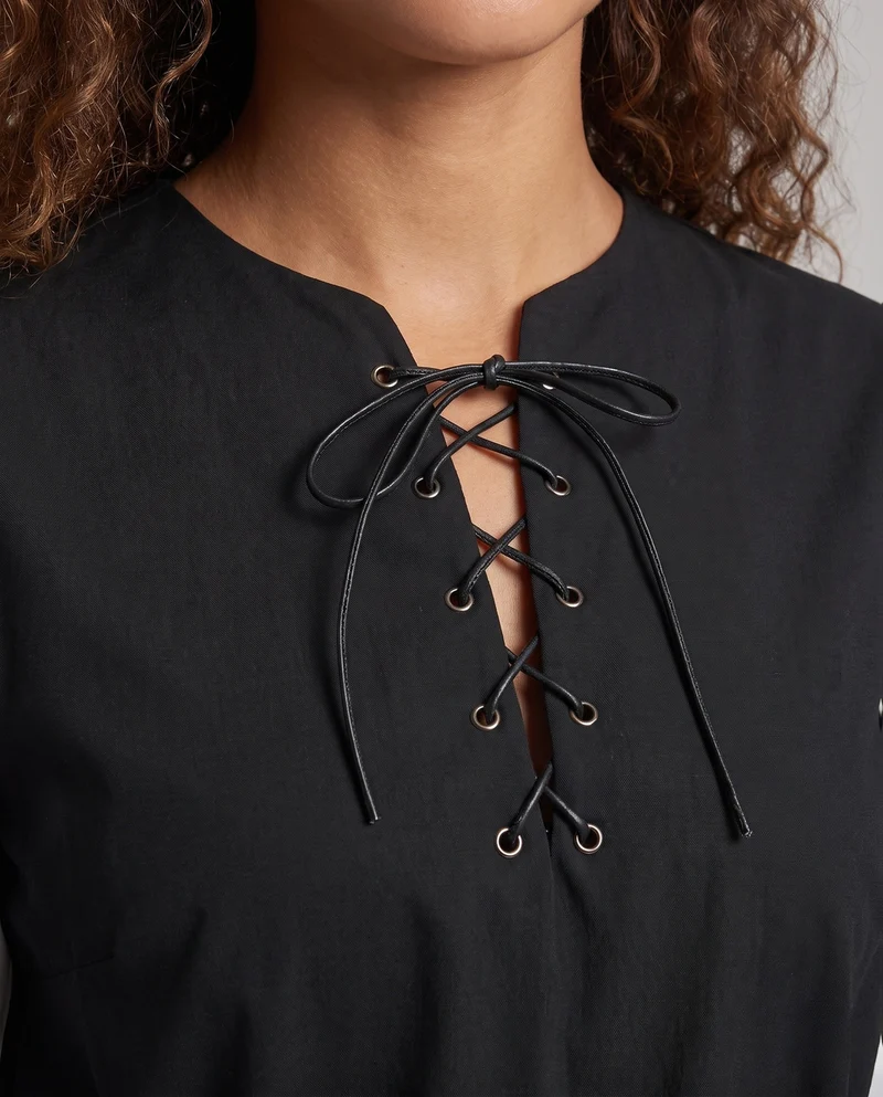 Damen Historisches Patrick Kostümshirt mit Dekorativem Spitzenverschluss und Farbigen Akzenten Nord Taschen