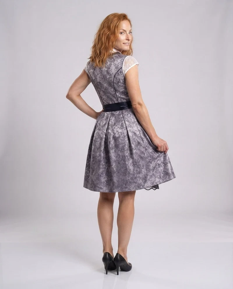 Damen Traditionelles Kleid Nord Taschen