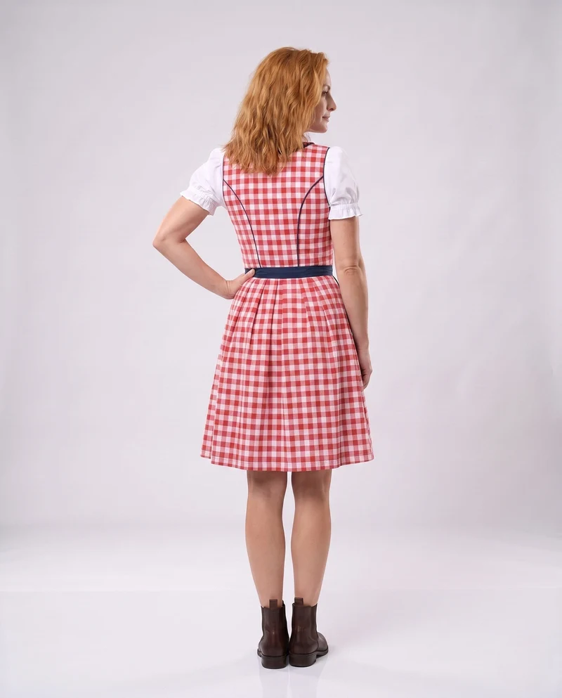Frauen traditionelles Kleid mit kariertem Oberteil und eleganten Rüschendetails Nord Taschen