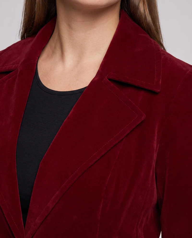 Elegante Damen-Frack mit breitem Revers und tailliertem Schnitt Nord Taschen