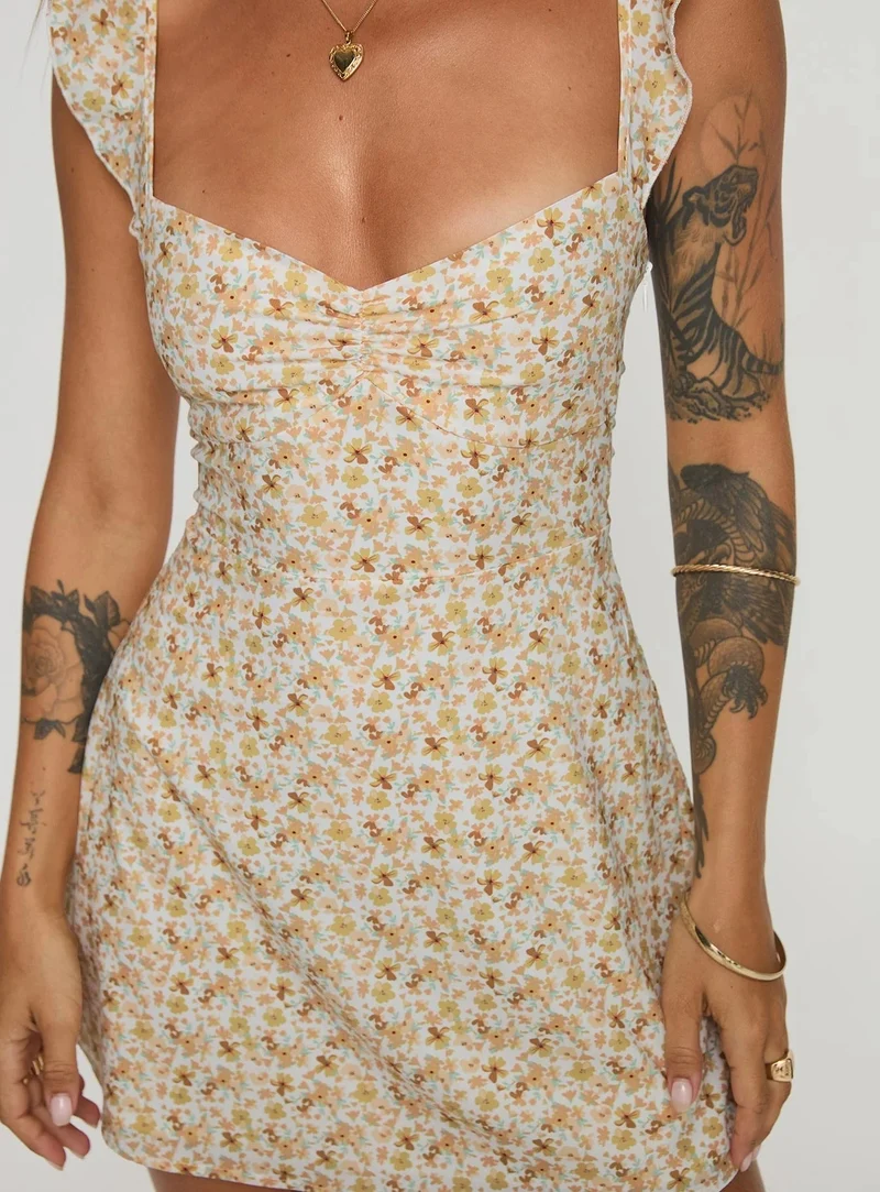 Damen romantisches Sommerkleid mit floralen Stickereien und Rüschendetails