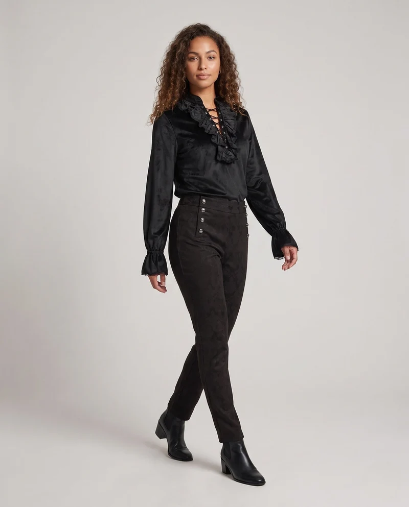 Damen Historisches Rüschenshirt mit Knopfleiste und Elegante Hose Nord Taschen