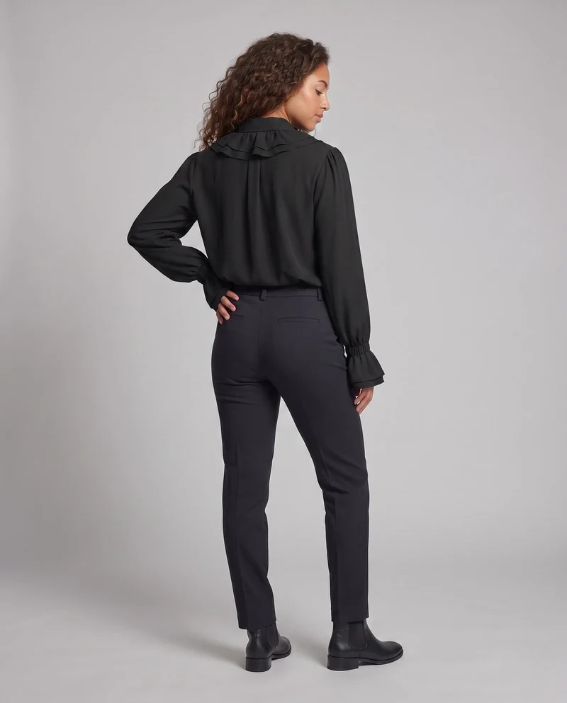 Damen Historisches Rüschenshirt mit eleganter Schnürung Nord Taschen