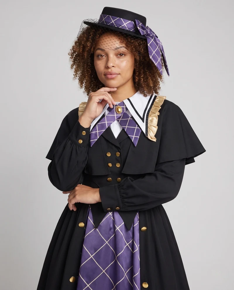 Damenkostümkleid mit historisch inspirierten Elementen und eleganten Accessoires Nord Taschen