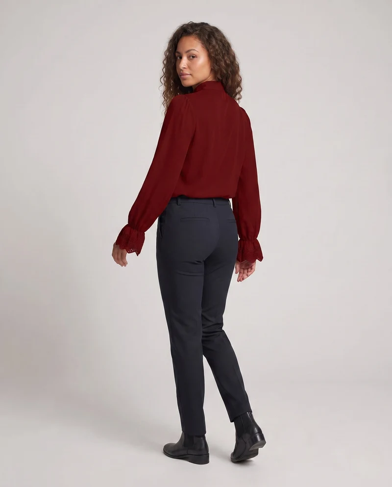Damen elegante Bluse mit Rüschendetails und subtiler Spitze dekorativen Nord Taschen