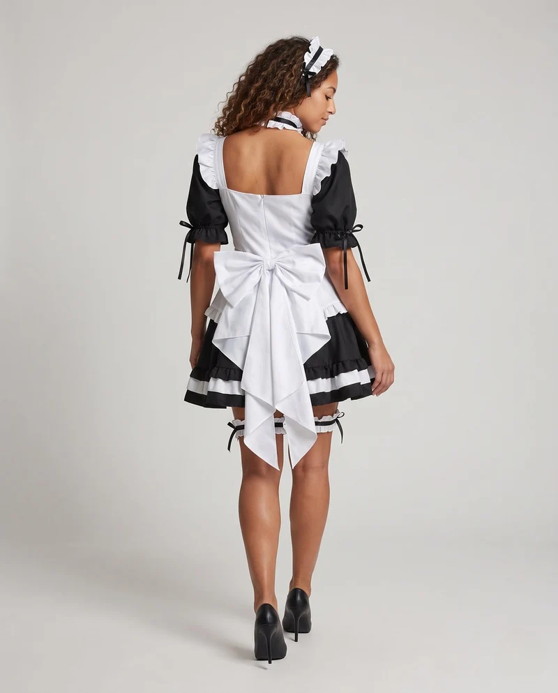 Damen Kostümset aus elegantem Minikleid mit Rüschendetails und Zubehör Nord Taschen