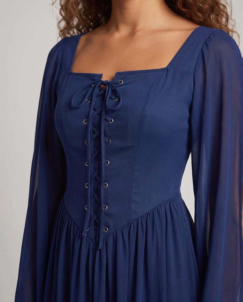Damen Maxikleid mit transparenten Ärmeln und Schnürdetails Nord Taschen