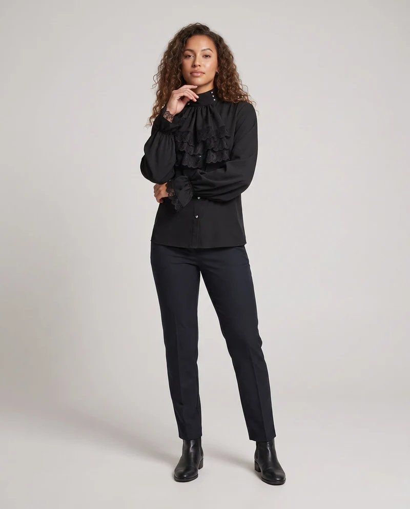 Damen Elegante Rüschbluse mit Spitzenakzenten Nord Taschen