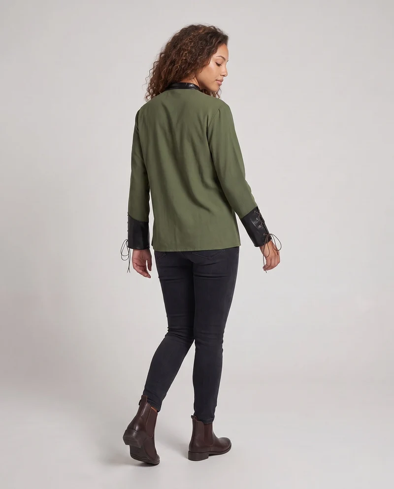 Damen Langarmshirt mit aufwendiger Schnürung und dekorativen Lederakzenten Nord Taschen
