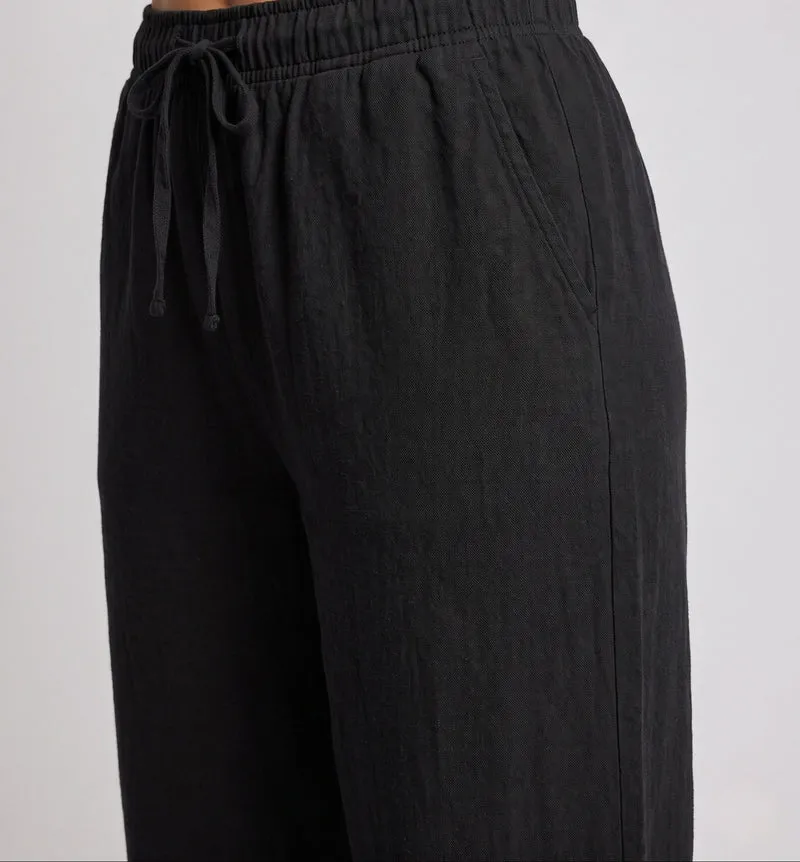 Damen Freizeit Sommerhose mit verstellbarem Bund und stilvollen Knoten Nord Taschen