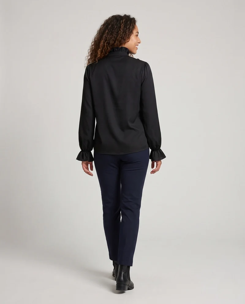 Damenbluse mit Rüschendetails und hohem Kragen Nord Taschen