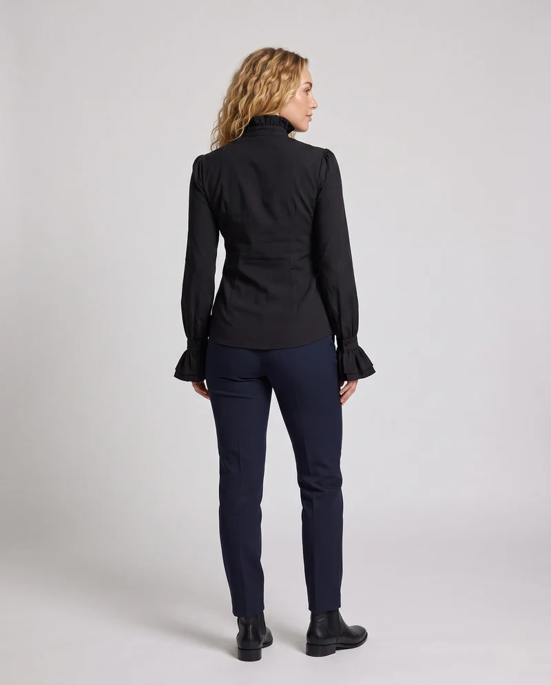 Hochwertige Damen-Dekorbluse aus Spitze mit Rüschen-Details Nord Taschen