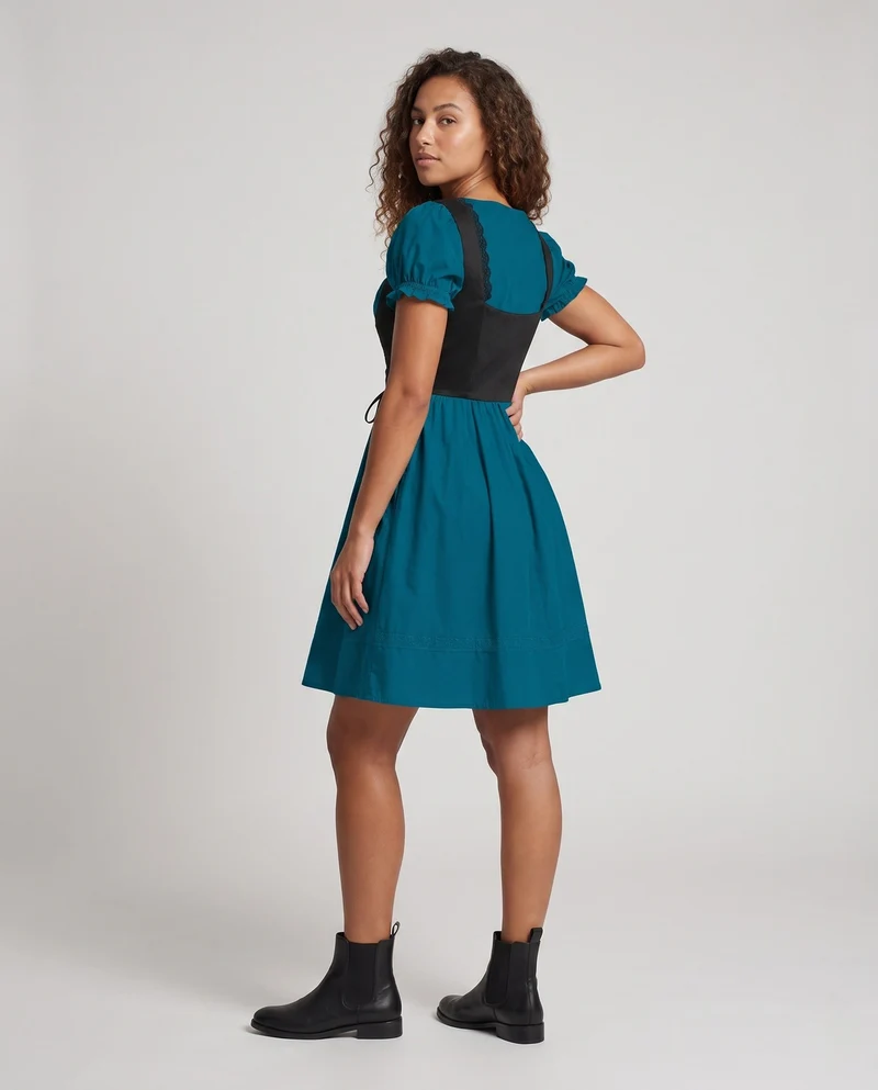 Damen Dirndl mit hochwertiger Handwerkskunst und eleganten Schnürdetails Nord Taschen