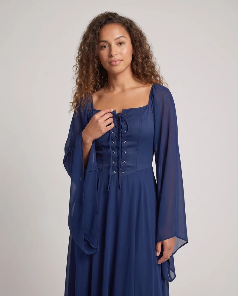 Frauen Elegantes Historisches Kleid mit Weiten Ausgestellten Ärmeln und Schnürung Nord Taschen