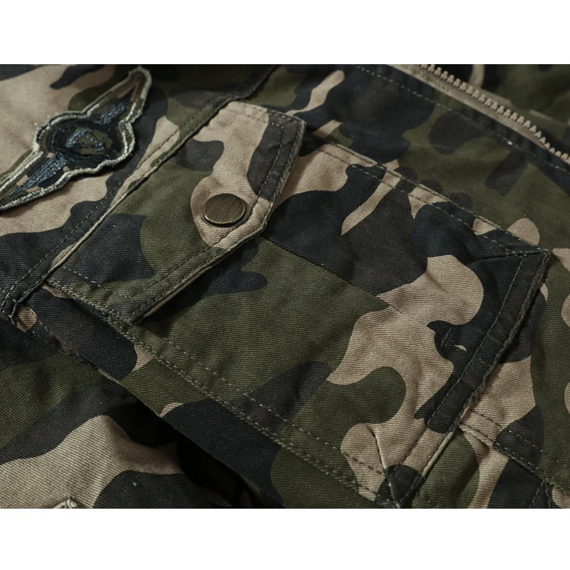 Herren Camouflage-Fieldjacke mit Sherpa‑Futter und multifunktionalen Utility‑Taschen Nord Taschen