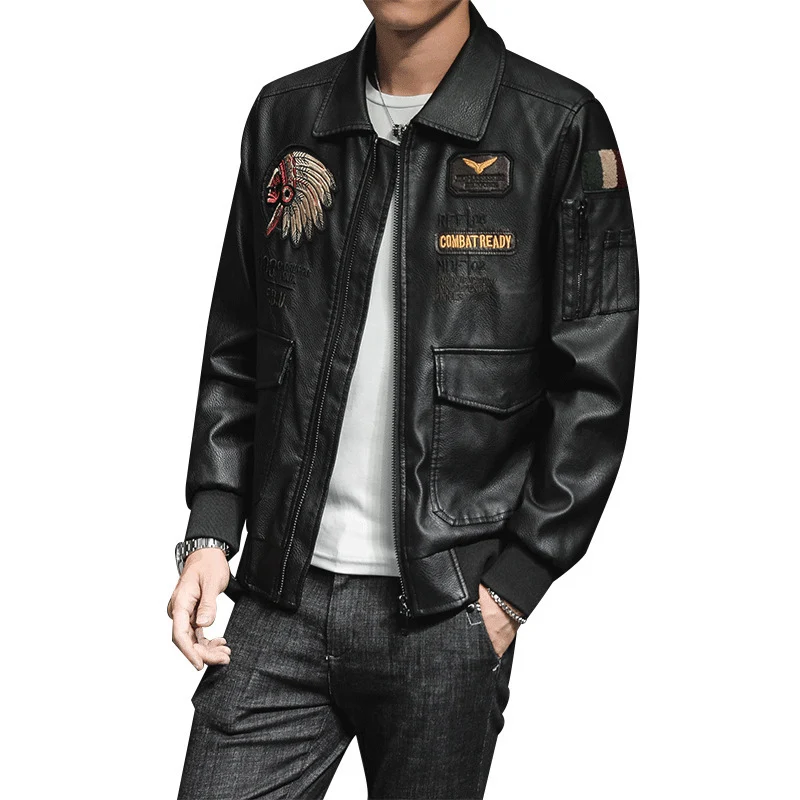 Herren Bomberjacke im Piloten-Look aus Lederimitat mit aufgesetzten Patches und Multifunktions-Taschen Nord Taschen