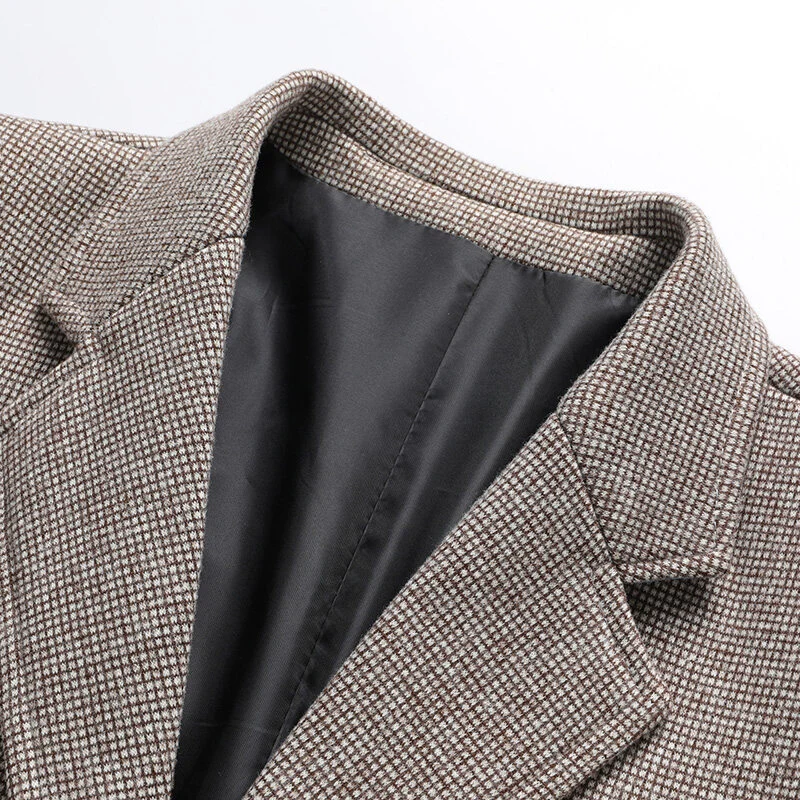 Herren Tailliertes Strickblazer aus Wollmix mit feiner Noppenstruktur und aufgesetzten Taschen Nord Taschen