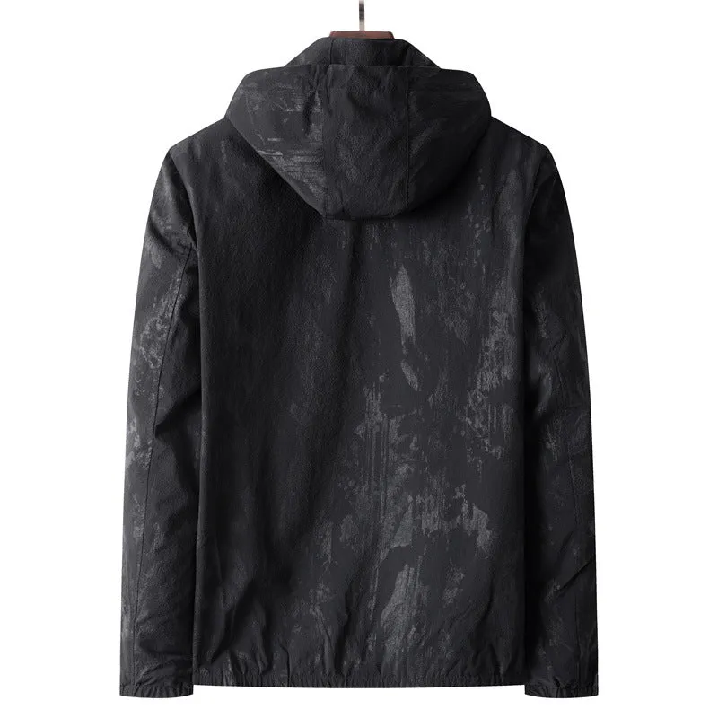 Herren Leichte wasserabweisende Kapuzenjacke mit dezentem Camouflage-Muster und Reißverschlusstaschen Nord Taschen
